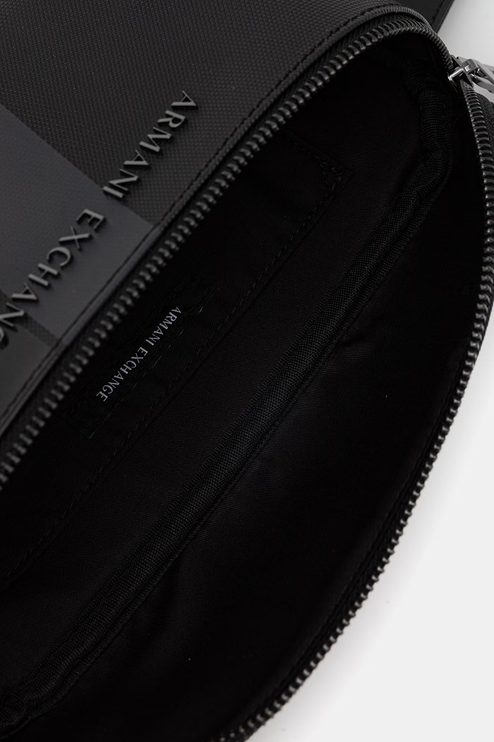 Armani Exchange pasna torbica moška iz umetnega usnja XM000165.AF11935 črna
