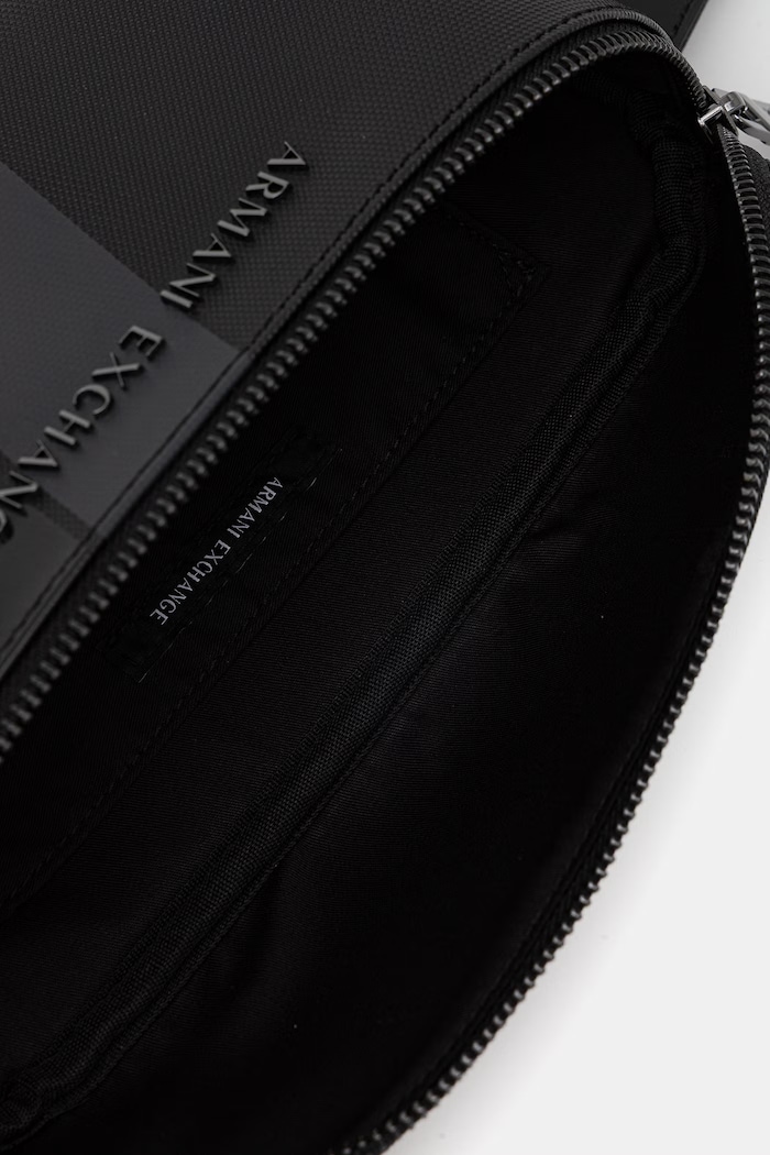 Armani Exchange pasna torbica moška iz umetnega usnja XM000165.AF11935 črna