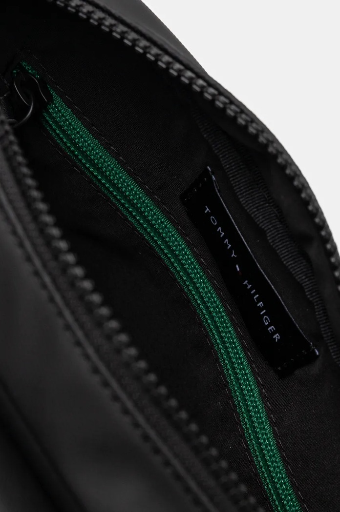Ledvinka Tommy Hilfiger AM0AM12729 černá