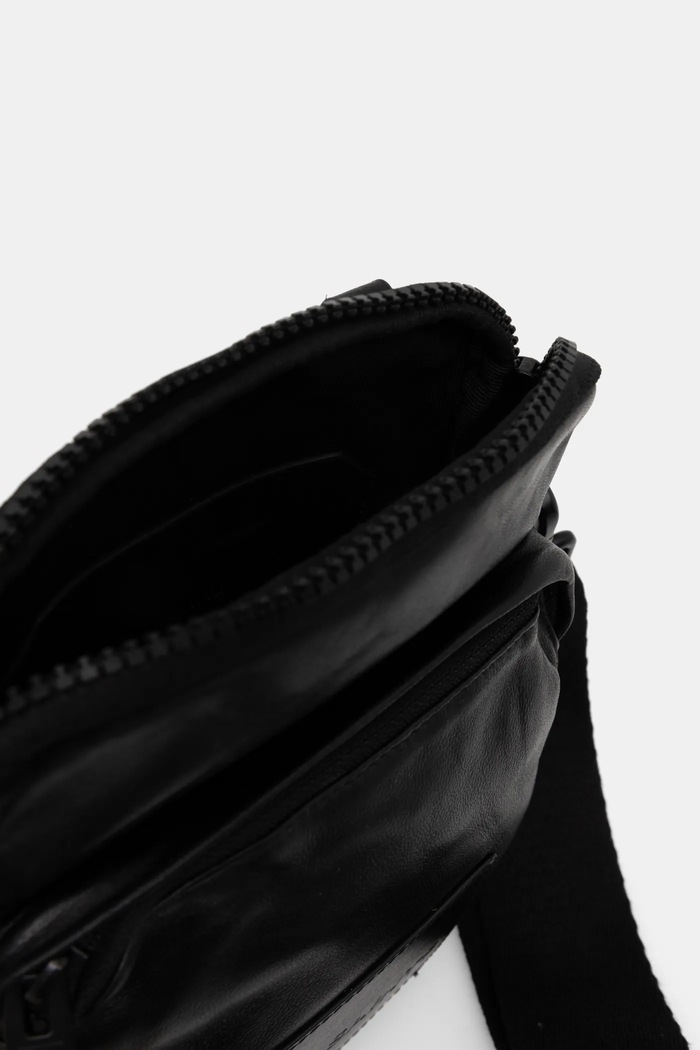 Kožená taška AllSaints FALCON M165XB čierna