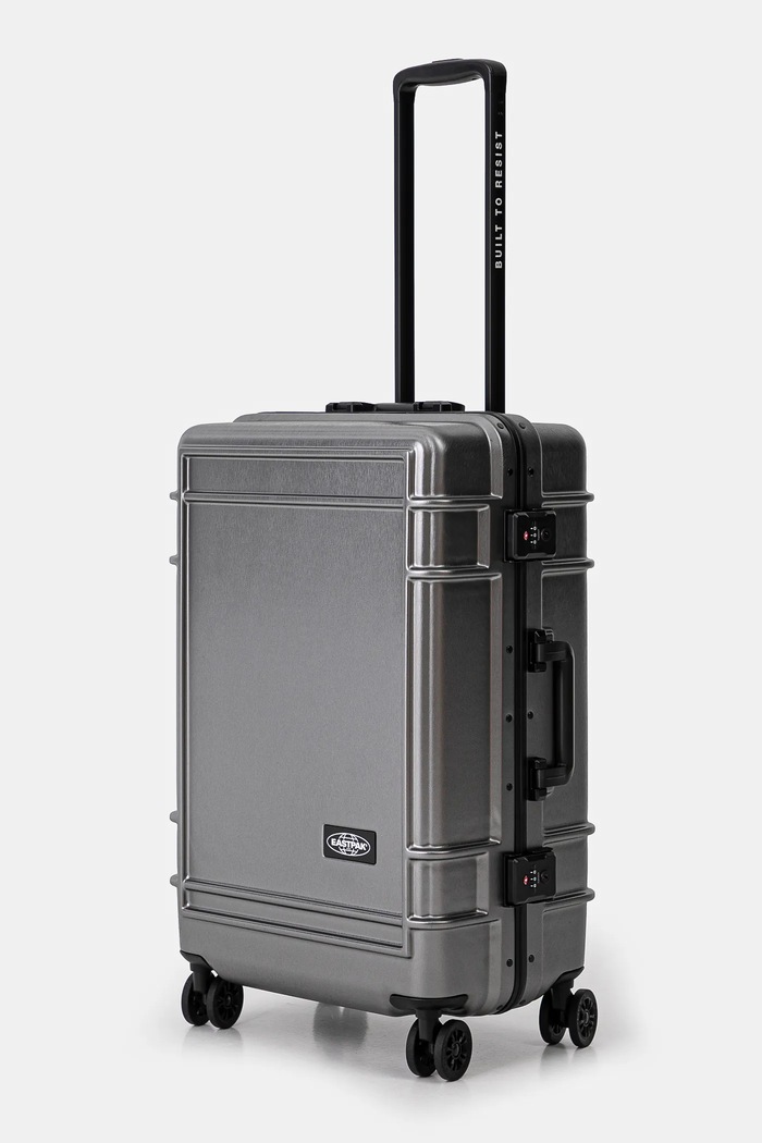 Eastpak walizka Resist'R Case M 68,5x44,5x27 cm EK0A5BJF4S11 srebrny AW24