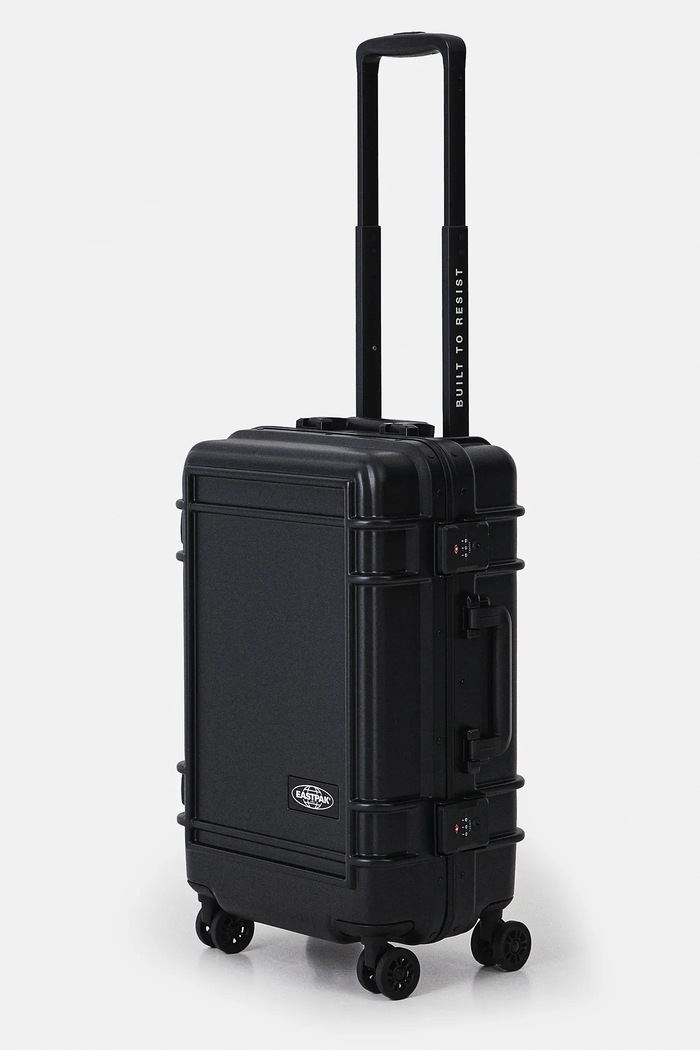 Βαλίτσα Eastpak Resist'R Case S EK0A5BJE0081 μαύρο AW24