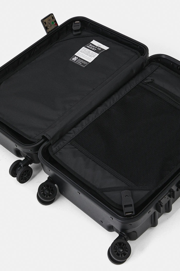 Βαλίτσα Eastpak Resist'R Case S EK0A5BJE0081 μαύρο
