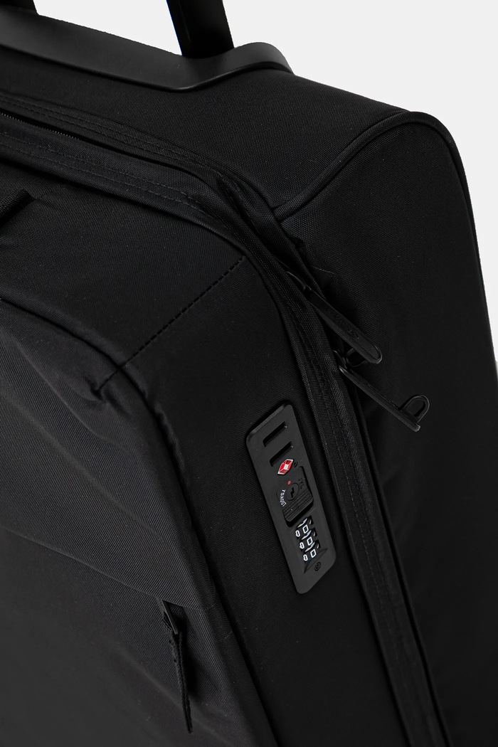 Walizka Cnnct F Wheel Cnnct F 54x35x23 cm Eastpak EK0A5BHV5A21 czarny