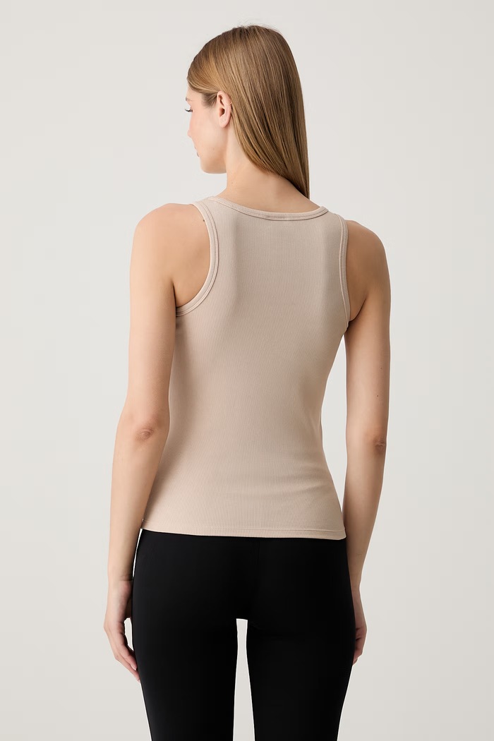 Ρούχα Guess τοπ γυναικείο με βισκόζη COLETTE V4YP06.K8RT2 μπεζ