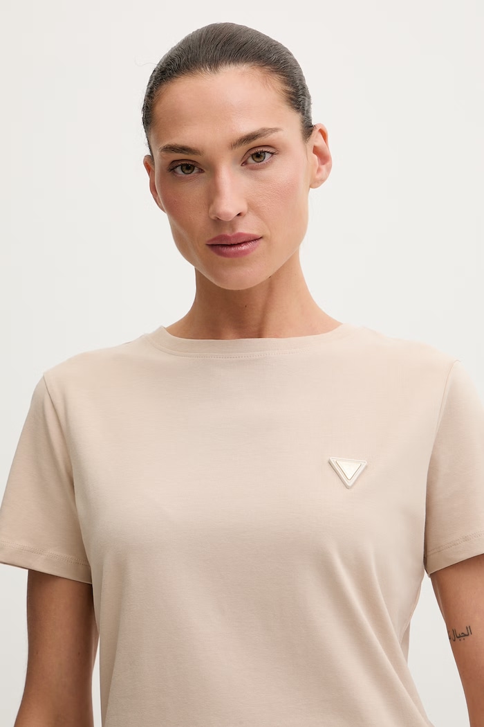 Guess női t-shirt pamut elasztánnal COLETTE bézs V4YI09.J1314