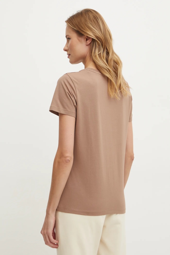 Oblečení Guess tričko dámské bavlněné s elastanem COLETTE V4YI09.J1314 hnědá