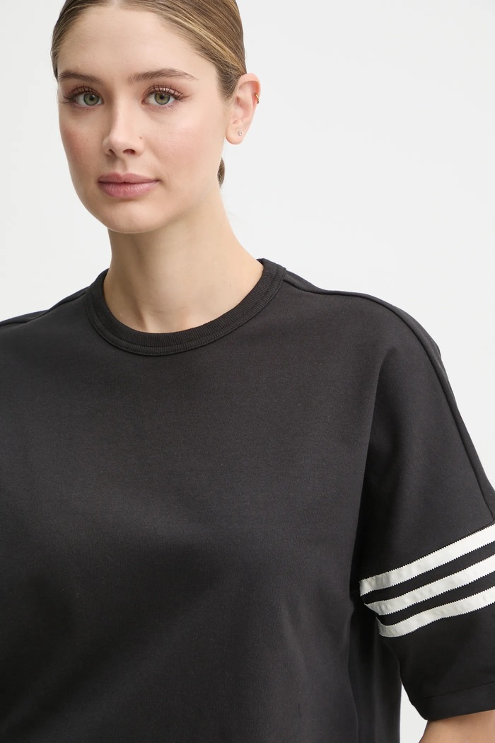 adidas Originals t-shirt Neuclassics czarny IW5603