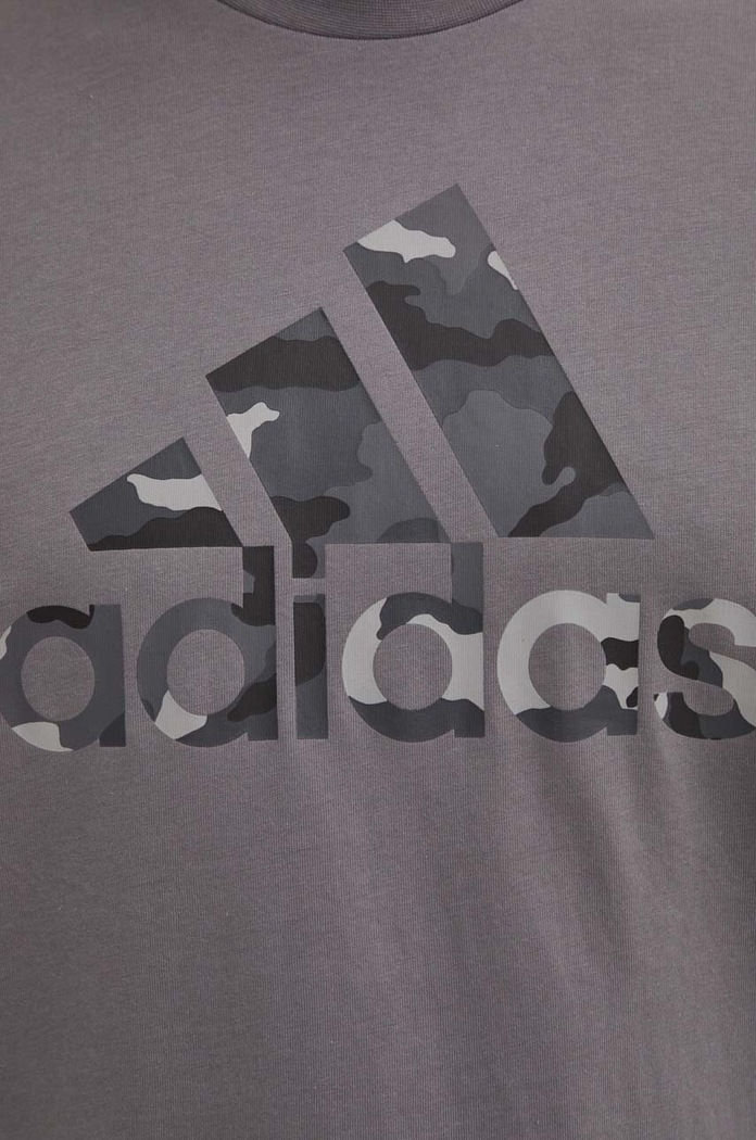 Бавовняна футболка adidas Camo IY0741 сірий