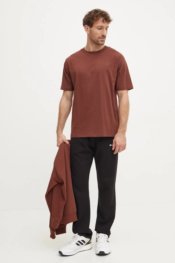 Bavlněné tričko New Balance MT41533ROK hnědá AW24