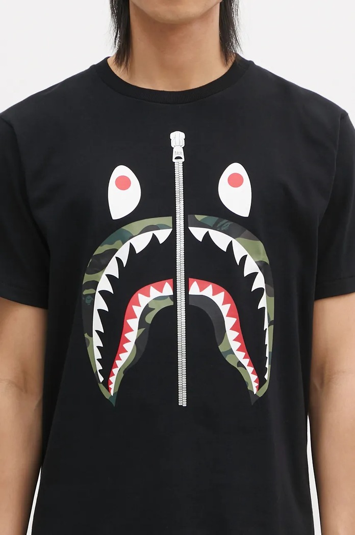 Bavlněné tričko A Bathing Ape 1ST CAMO SHARK TEE černá 1K80110013