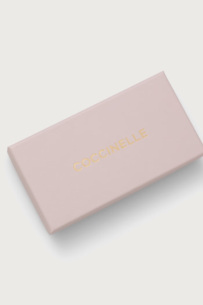 Doplnky Coccinelle Kľúčenka dámska kovová COCCINELLE C-ME E2.SSL.41.01.21 zelená