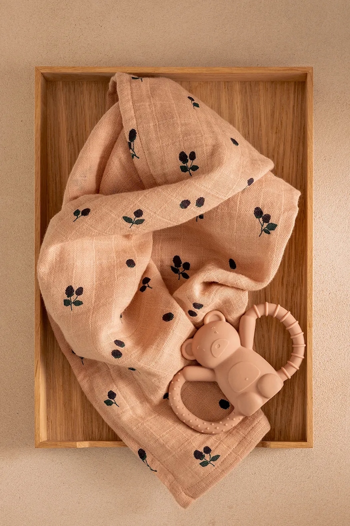 Detské hryzátko Liewood Magdalene Mr Bear Teether LW20175.9BYA oranžová AW25