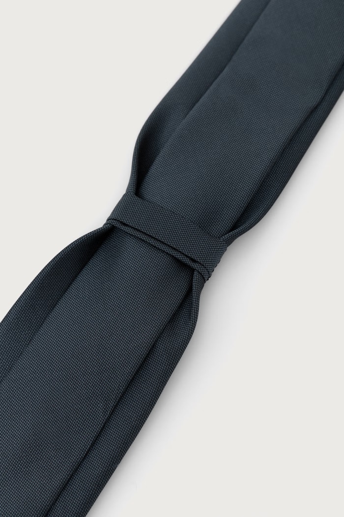 Calvin Klein Γραβάτα ανδρική από πρόσμιξη μεταξιού CK2111E001 σκούρο μπλε SS26