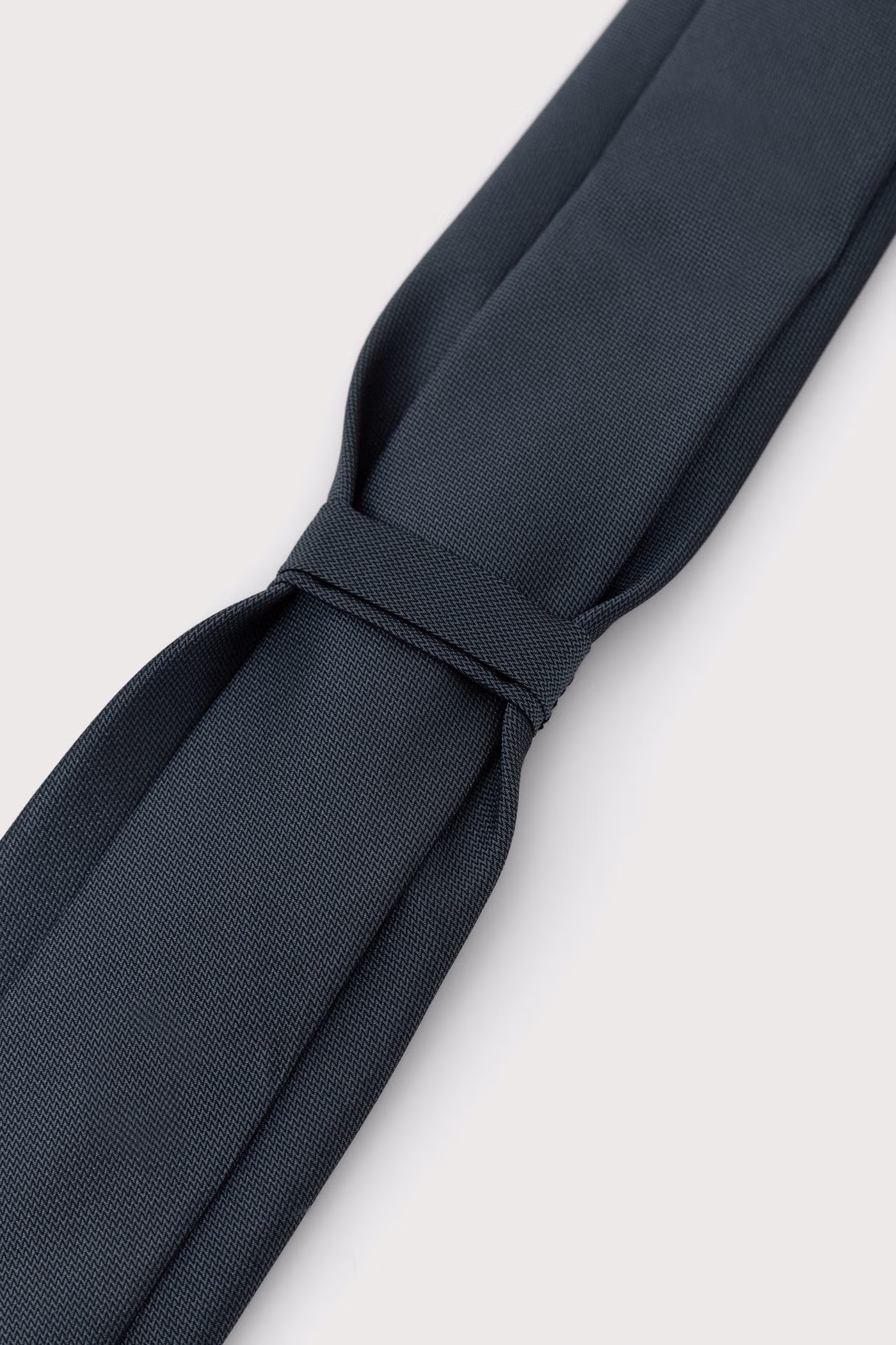 Calvin Klein Γραβάτα ανδρική από πρόσμιξη μεταξιού CK2111E001 σκούρο μπλε SS26