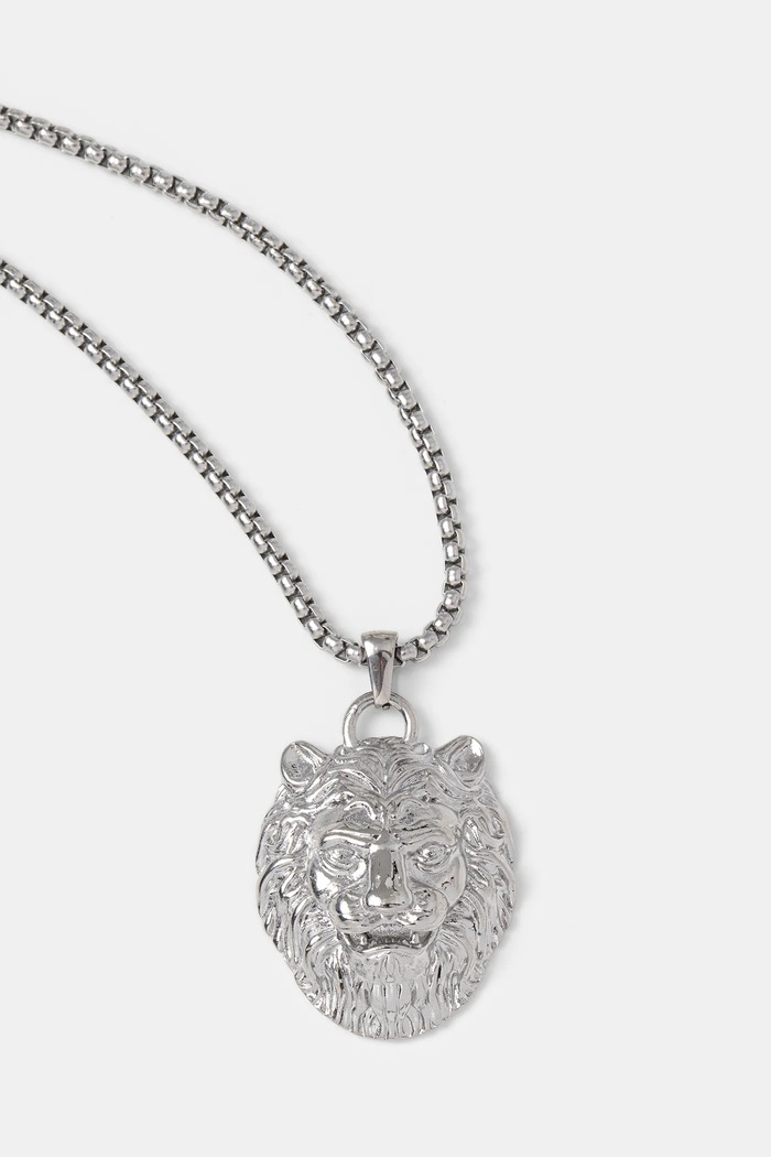 Náhrdelník Guess LION KING JUMN01.387JW stříbrná AA00