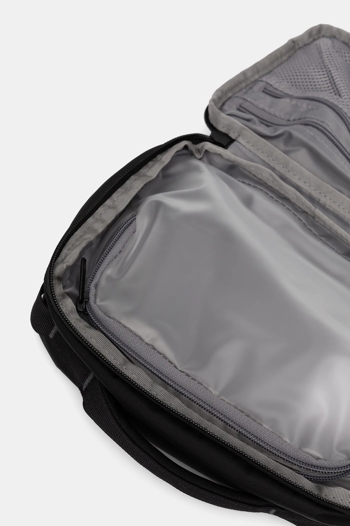 Νεσεσέρ καλλυντικών The North Face Base Camp Voyager μαύρο NF0A81BLKT01