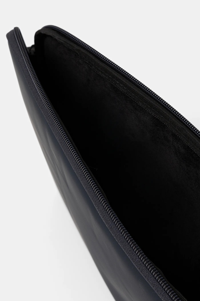 Obal na notebook Rains 14860 Trail Laptop Case 13'/14' tmavomodrá 14860.47