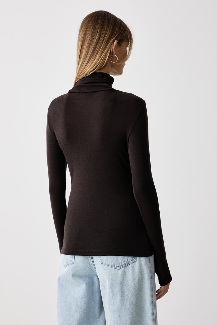 Odzież Gestuz Longsleeve damski z wiskozy 10910695 brązowy