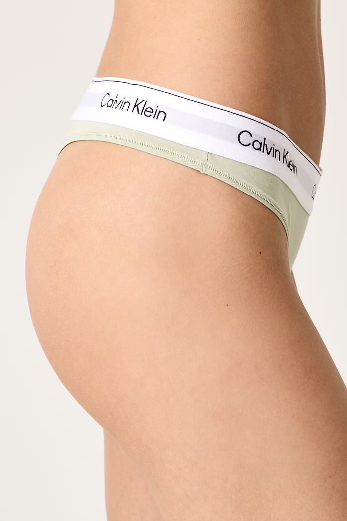 Oblečení Calvin Klein Underwear Tanga dámské s bavlnou LV00QF8518 zelená