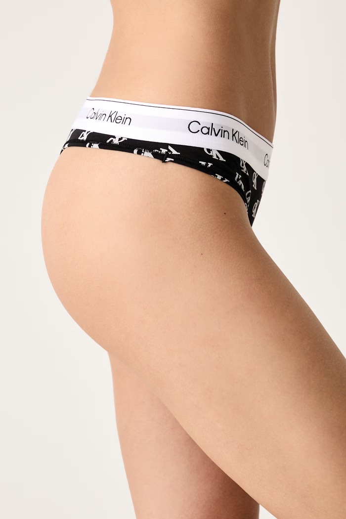 Oblečení Calvin Klein Underwear Tanga dámské s bavlnou LV00QF8518 černá