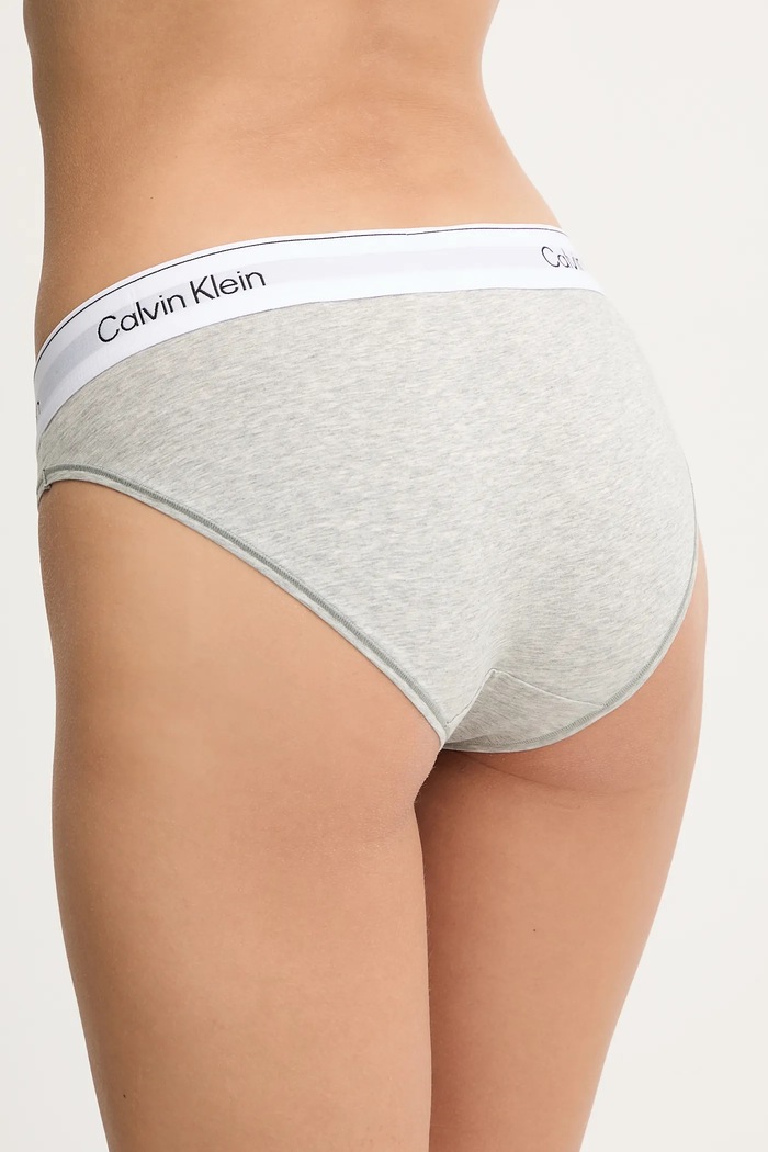 Odzież Calvin Klein Underwear Figi damskie z bawełną LV00QF8520 szary