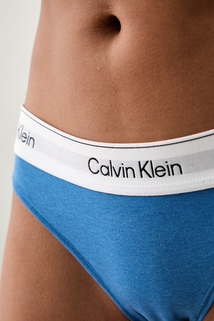 Calvin Klein Underwear figi damskie z bawełną niebieski LV00QF8520