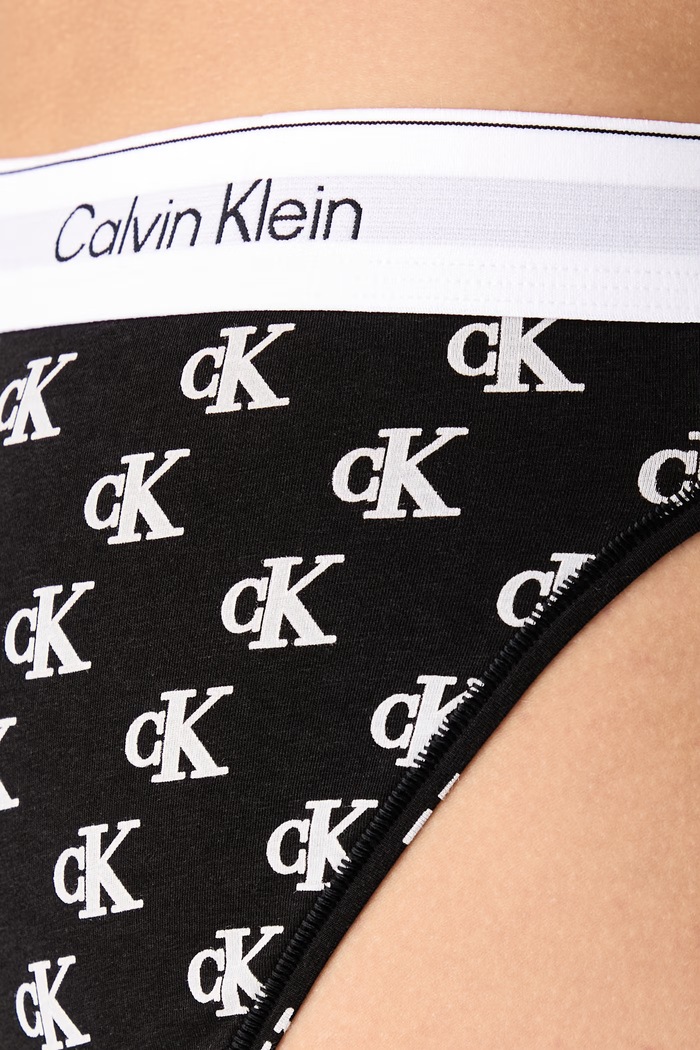 Oblečení Calvin Klein Underwear Kalhotky dámské s bavlnou LV00QF8520 černá