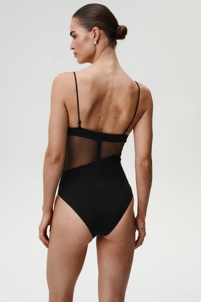 Body Undress Code Thong 1002UC černá AW25