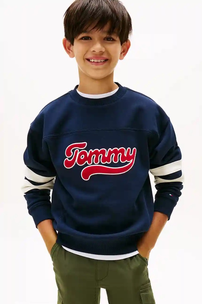 Παιδική μπλούζα Tommy Hilfiger απλικέ σκούρο μπλε KB0KB09985.9BYA