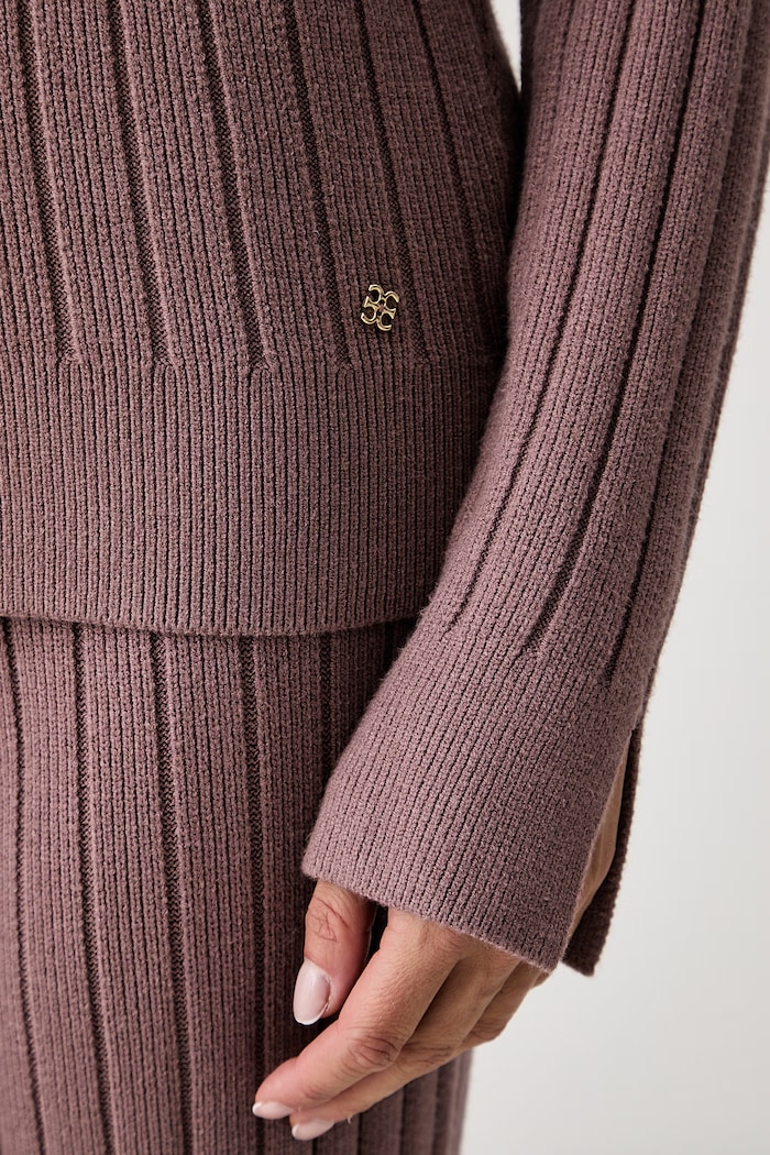 Chantelle sweter damski z wiskozą TWIST C1A2L0 brązowy