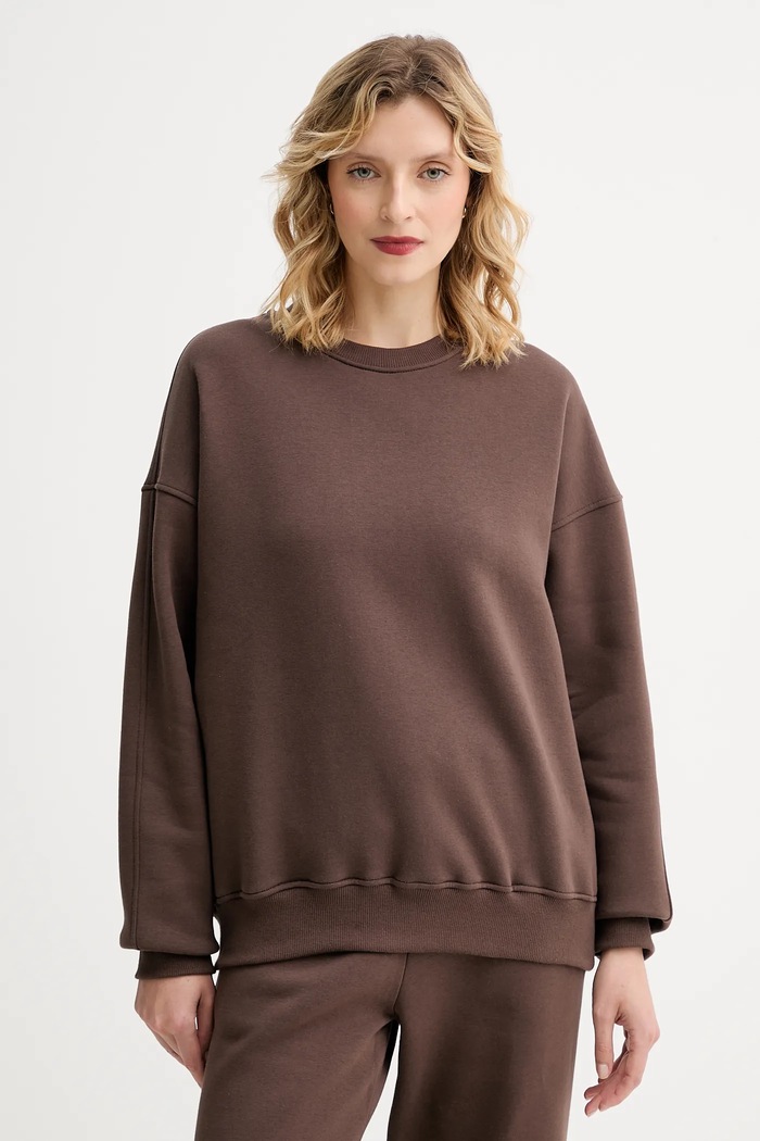 MUUV. felső MUUV. x Answear sima barna BLUZA.CREWNECK.RAIZ