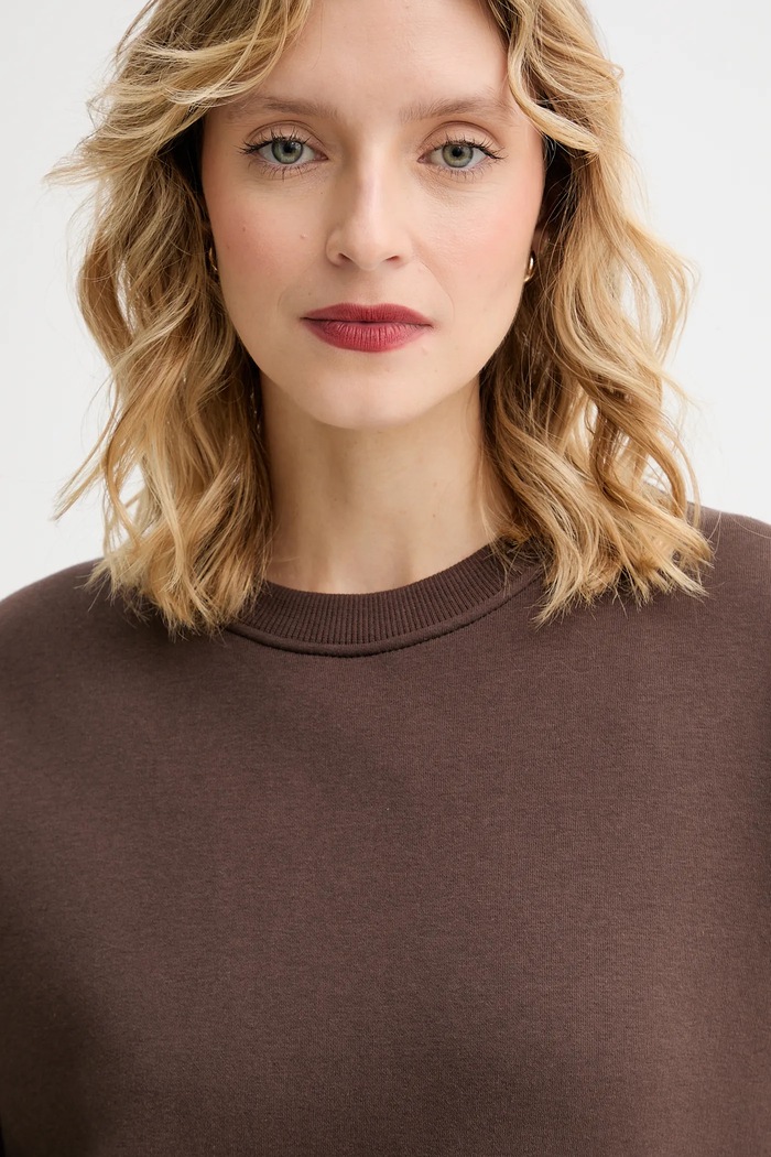 MUUV. felső MUUV. x Answear barna BLUZA.CREWNECK.RAIZ