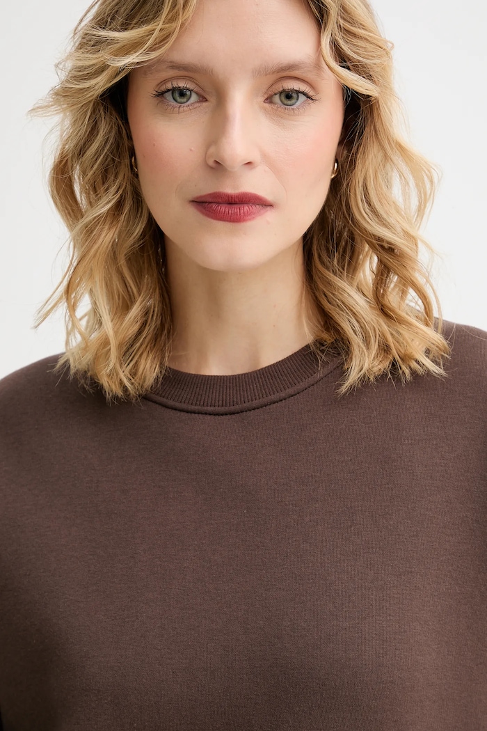 MUUV. felső MUUV. x Answear barna BLUZA.CREWNECK.RAIZ