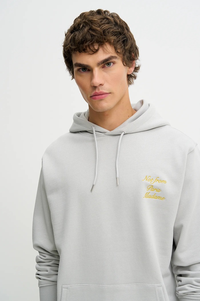 Памучен суичър Drôle de Monsieur Le Hoodie Slogan Calligraphy сив I.HO168.CO127