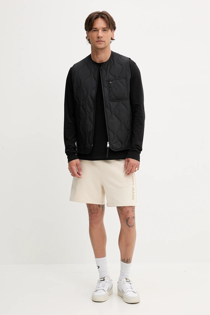 Памучна блуза с дълги ръкави Tommy Jeans DM0DM21594 черен SS26