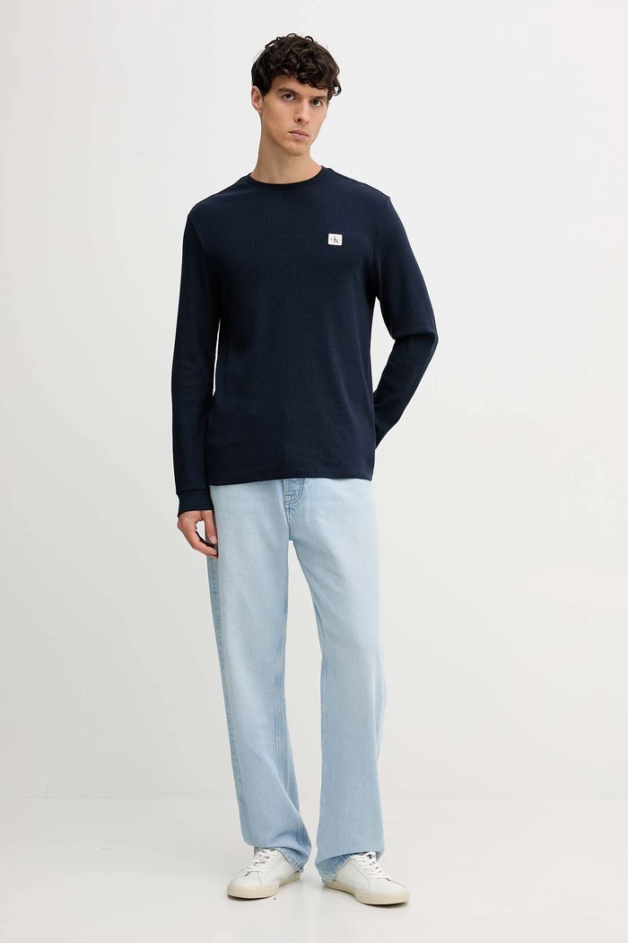 Calvin Klein Jeans tričko s dlhým rukávom pánske s bavlnou LV040EM217 tmavomodrá SS26