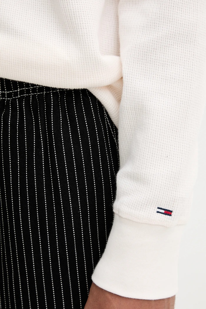 Bavlnené tričko s dlhým rukávom Tommy Jeans DM0DM21812