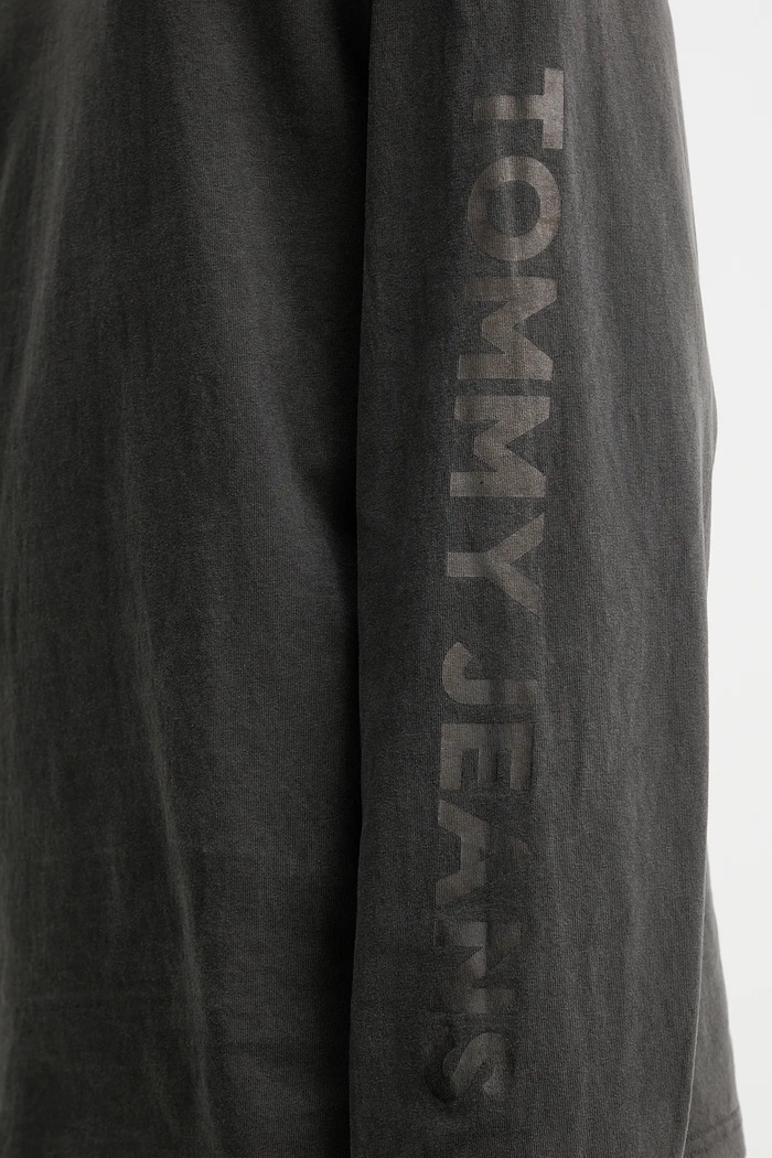 Βαμβακερή μπλούζα με μακριά μανίκια Tommy Jeans DM0DM21976 γκρί