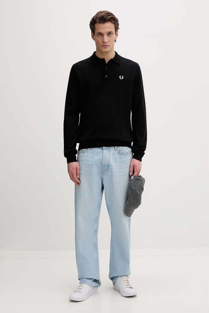 Pulover z volno Fred Perry K4535 črna AW25