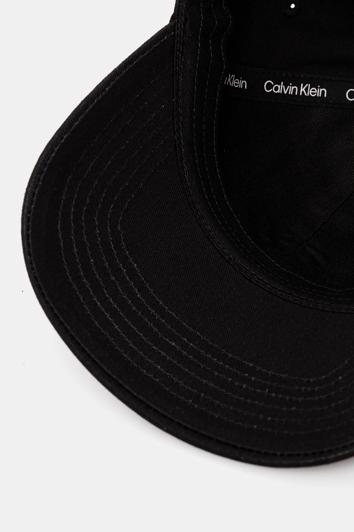 Calvin Klein čiapka so šiltom dámska bavlnená čierna LV04K5026G