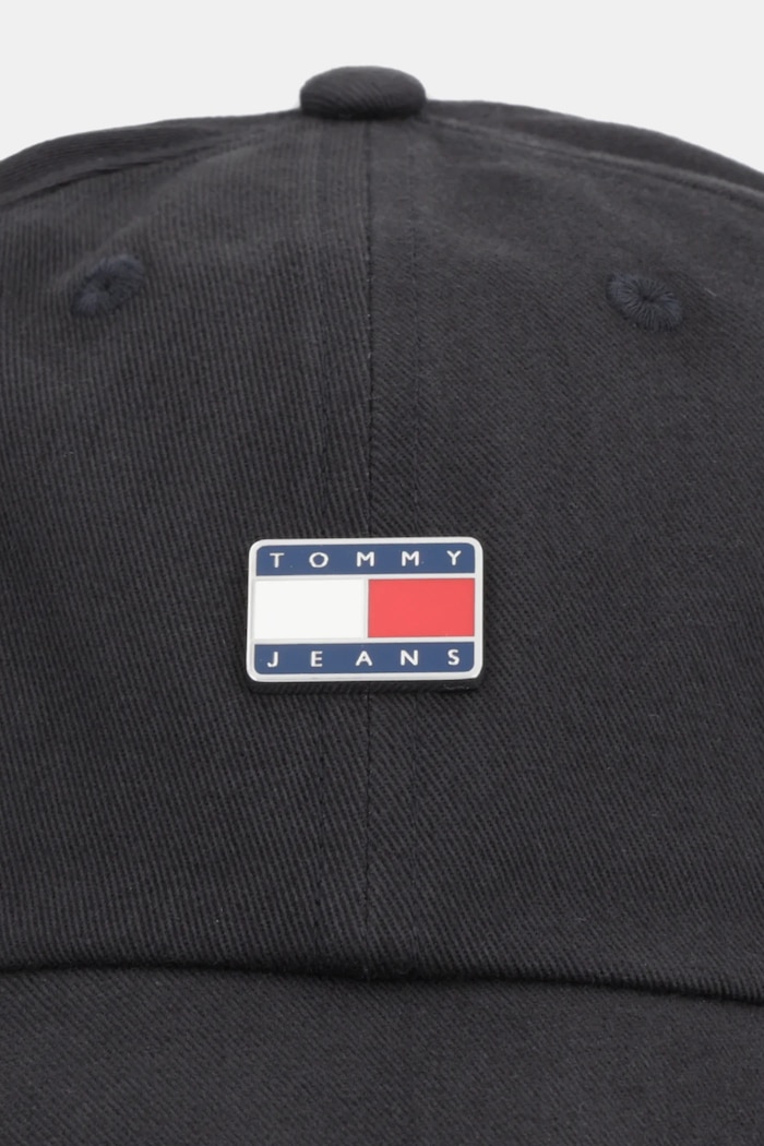 Bavlnená šiltovka Tommy Jeans AW0AW17901 čierna AW25
