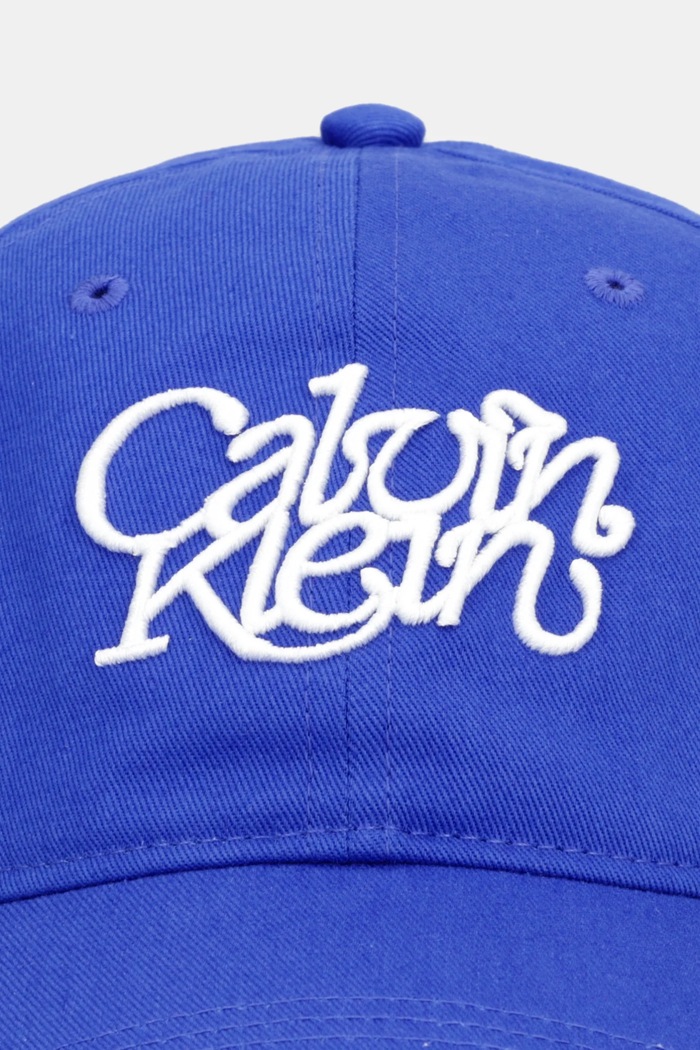 Bombažna bejzbolska kapa Calvin Klein LV04F5032G modra AW25