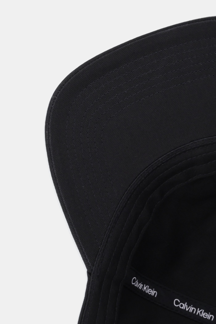 Βαμβακερό καπέλο του μπέιζμπολ Calvin Klein μαύρο LV04F5032G