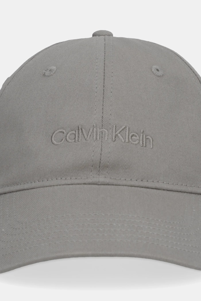 Calvin Klein baseballová čepice pánská bavlněná LV04D5003G šedá SS26