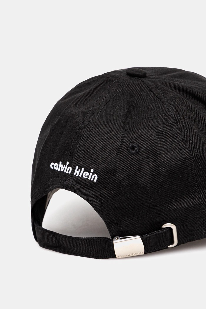 Akcesoria Calvin Klein czapka z daszkiem bawełniana LV04D5043G czarny