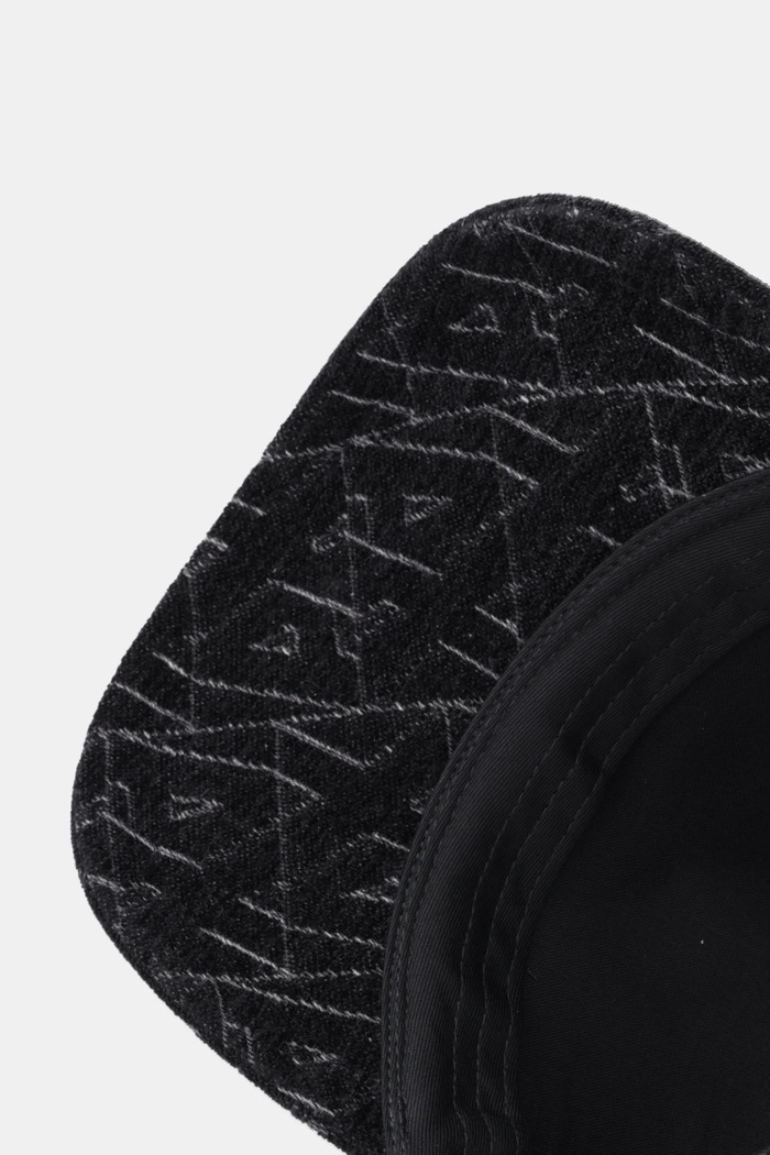 Armani Exchange czapka z daszkiem welurowa czarny XM001703.AF17408