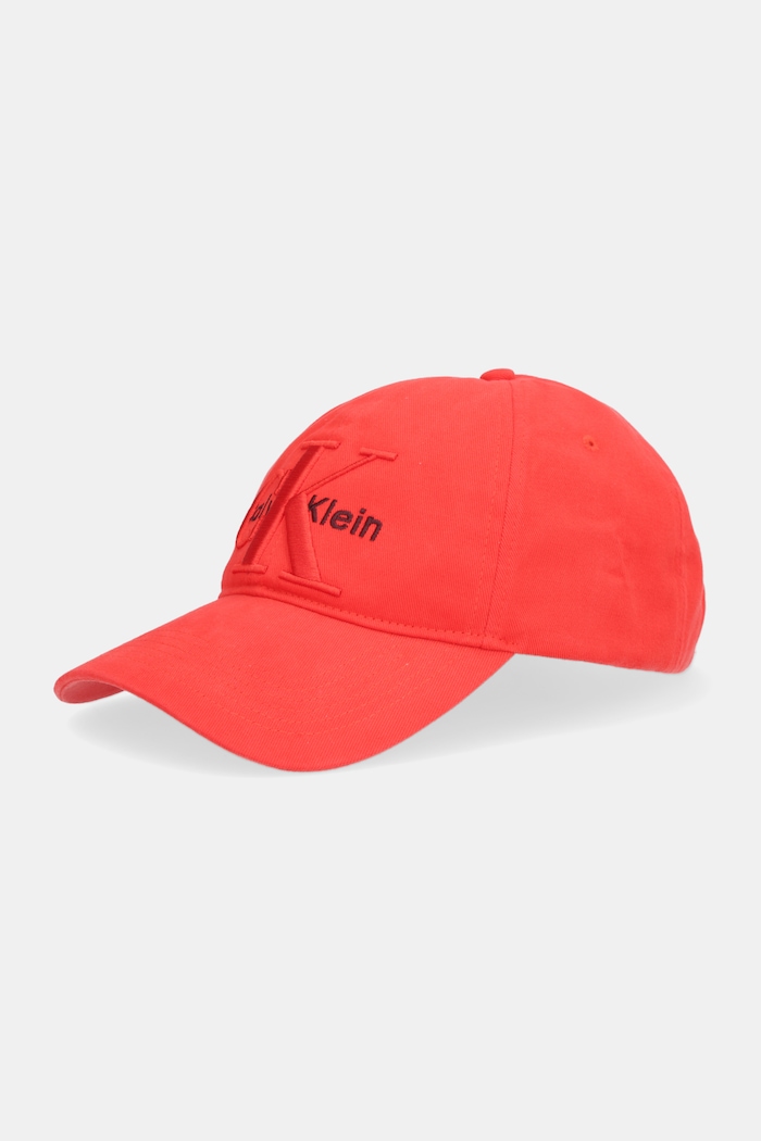 Βαμβακερό καπέλο του μπέιζμπολ Calvin Klein απλικέ κόκκινο LV04D5039G