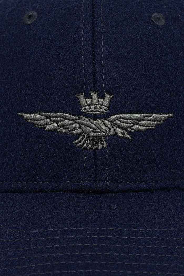 Aeronautica Militare czapka z daszkiem męska z dodatkiem wełny HA1085UCT02333 granatowy AW26