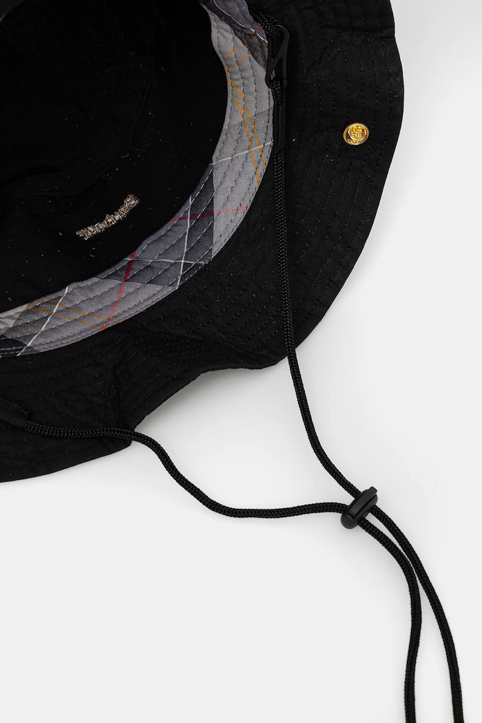 Barbour pălărie din bumbac Transport Fisherman negru MHA0908